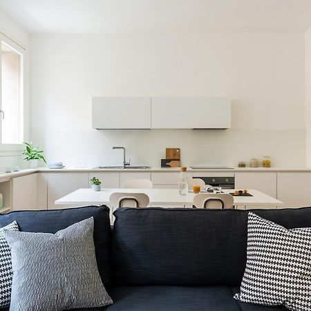 Altido Lovely 1-Bed Flat With Balcony & Free Parking Milán Exteriér fotografie