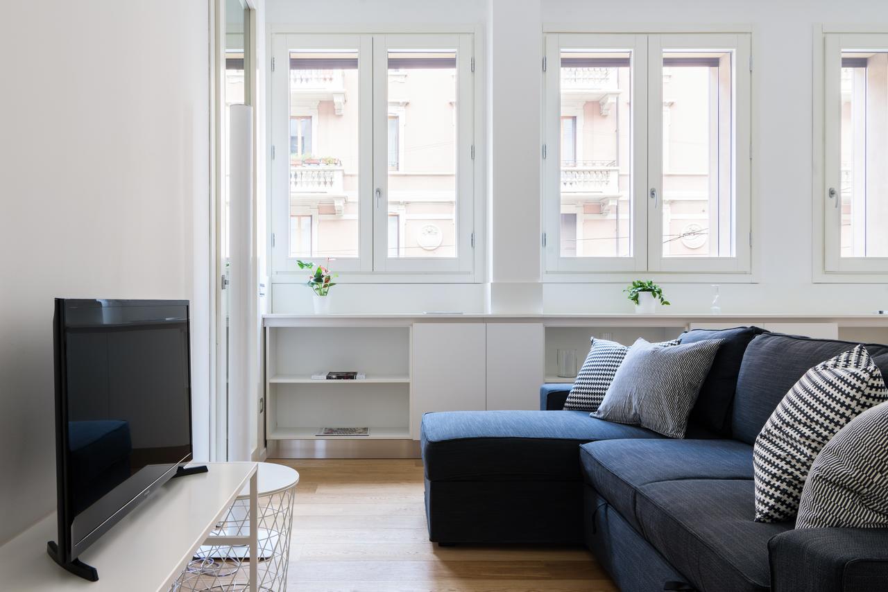 Altido Lovely 1-Bed Flat With Balcony & Free Parking Milán Exteriér fotografie