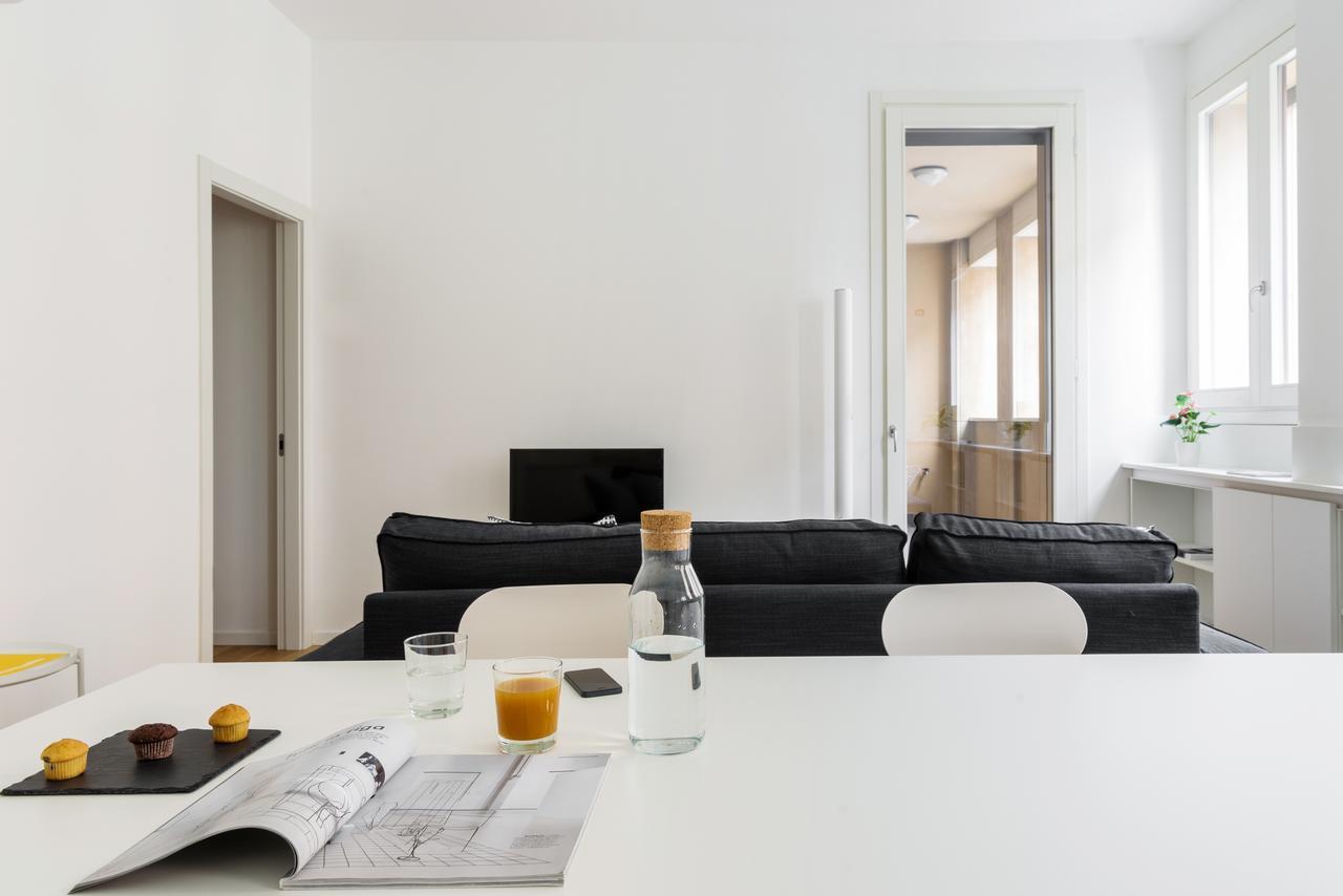 Altido Lovely 1-Bed Flat With Balcony & Free Parking Milán Exteriér fotografie